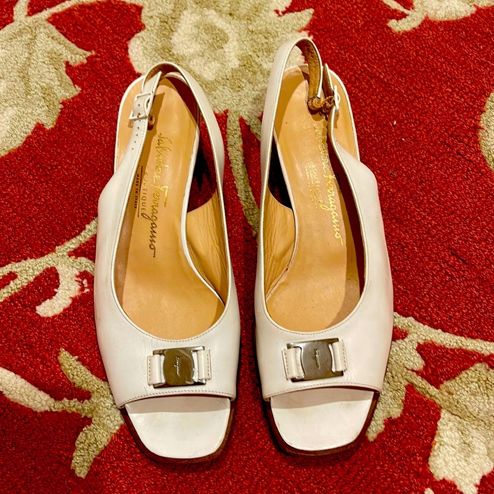 Ferragamo Boutique Women’s sling back heels 9